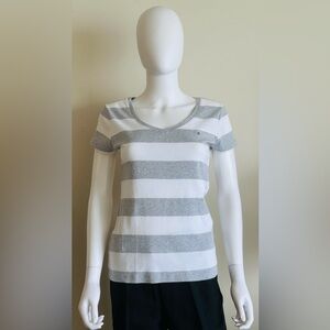 Tommy Hilfiger Size M Gray and White Striped Tee